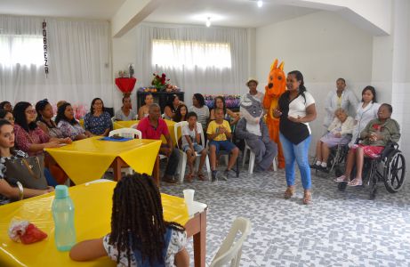 PrevBahia arrecada mais de 500 fraldas geriátricas em campanha e comemora aniversário com visita a abrigo de idosas